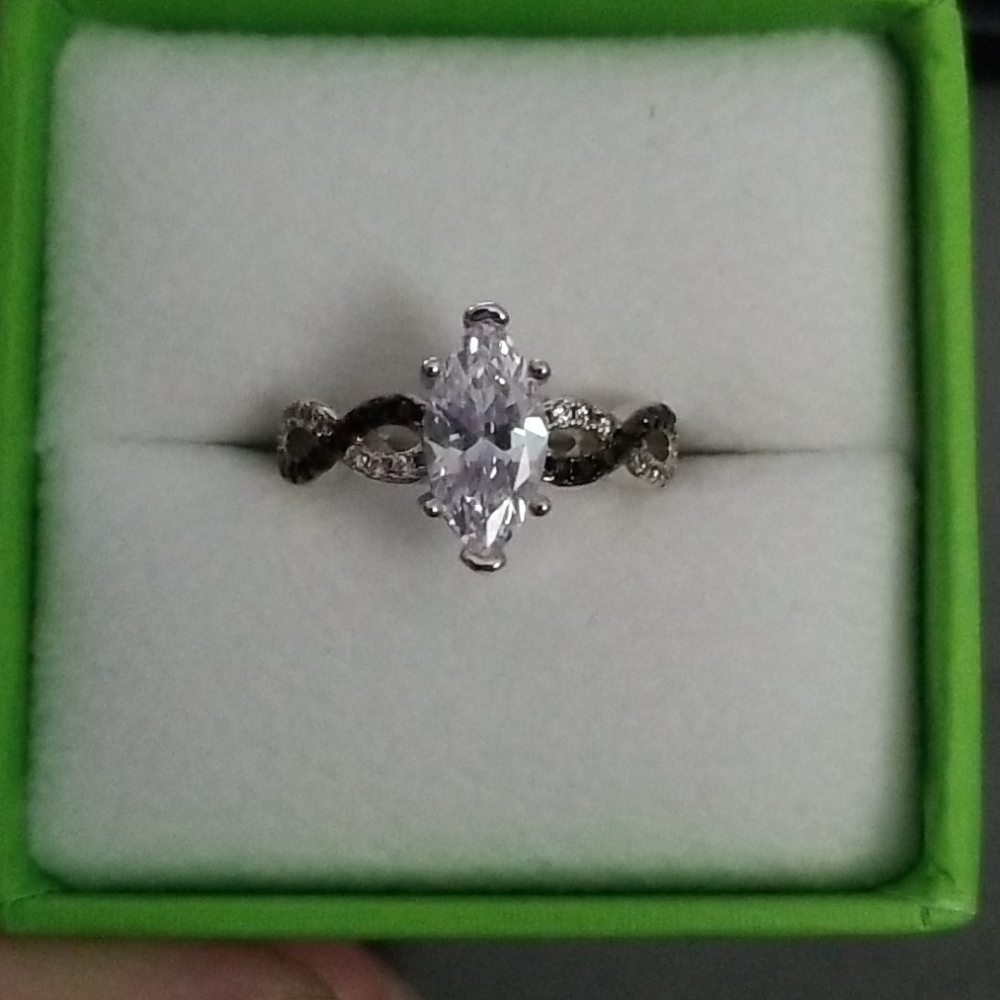 Women's ring - Picture 2 of 2